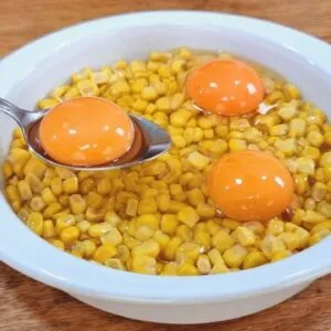 Só 5 MIN! Misture Ovo Cru com Milho, na Frigideira! Melhor que Pizza! Incrível e Saudável!